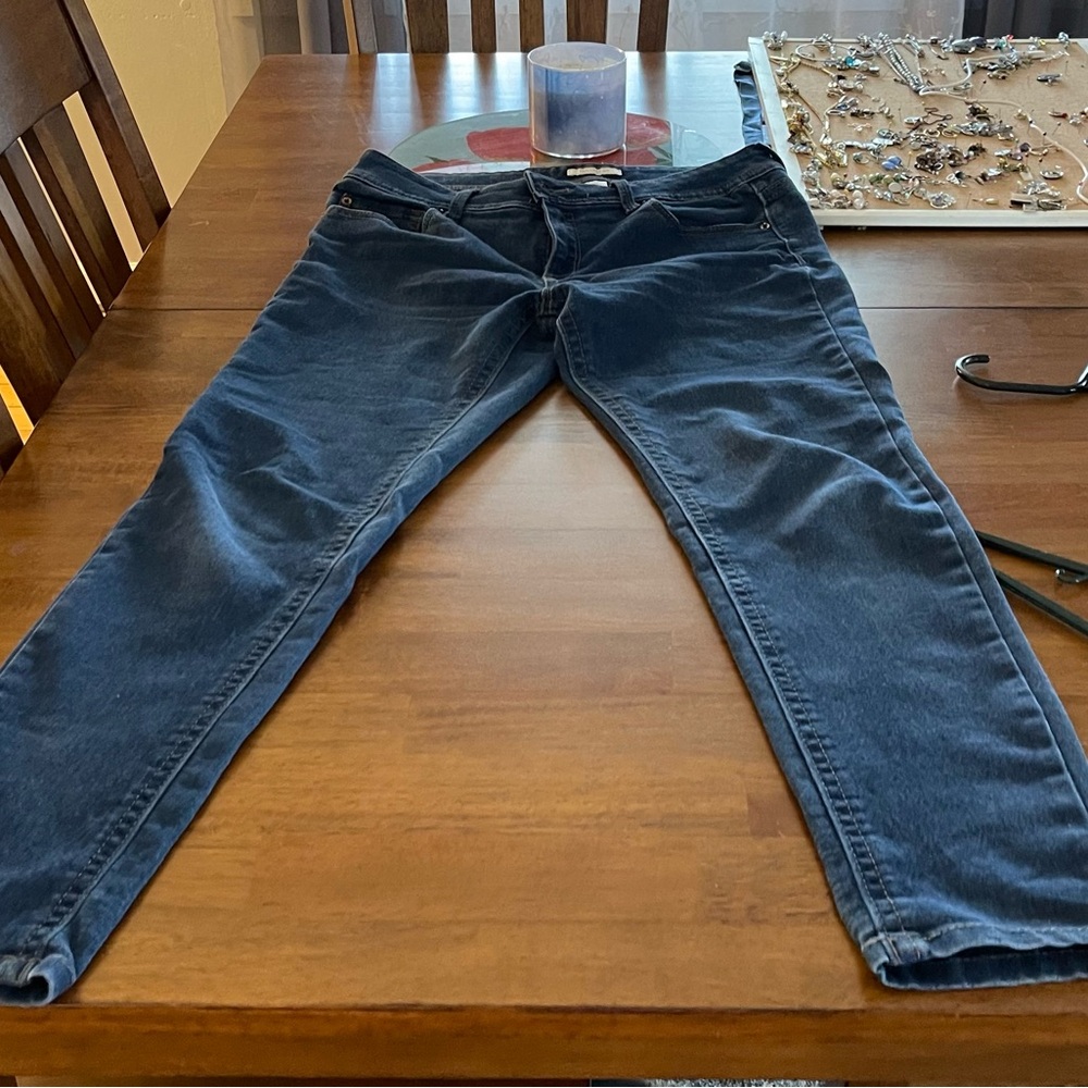 Women’s size 14 Covington jeans